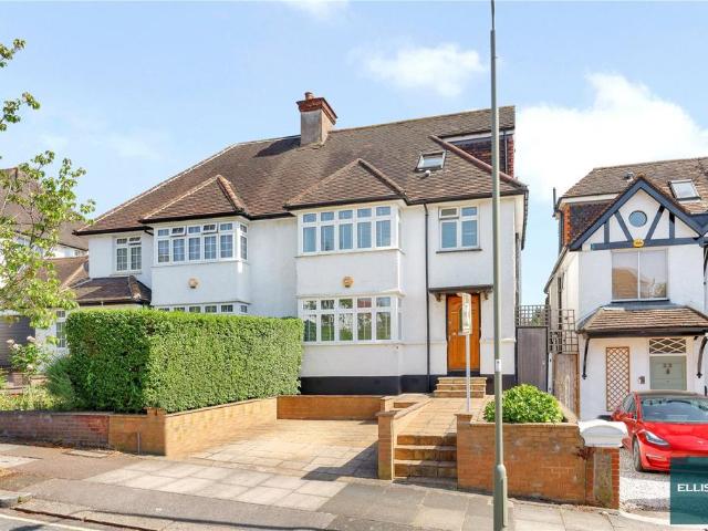 House for sale in Brent Cross, Greater London