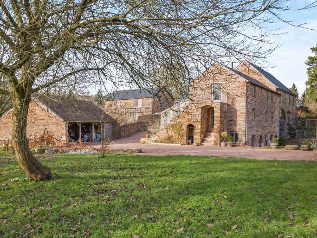 House for sale in Llancloudy
