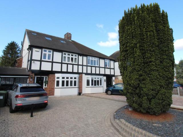 House for sale in Corbets Tey, Greater London