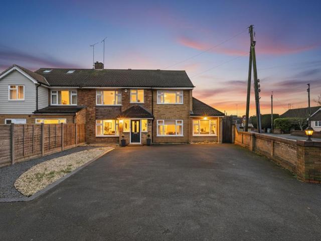 House for sale in Queens Park, Billericay