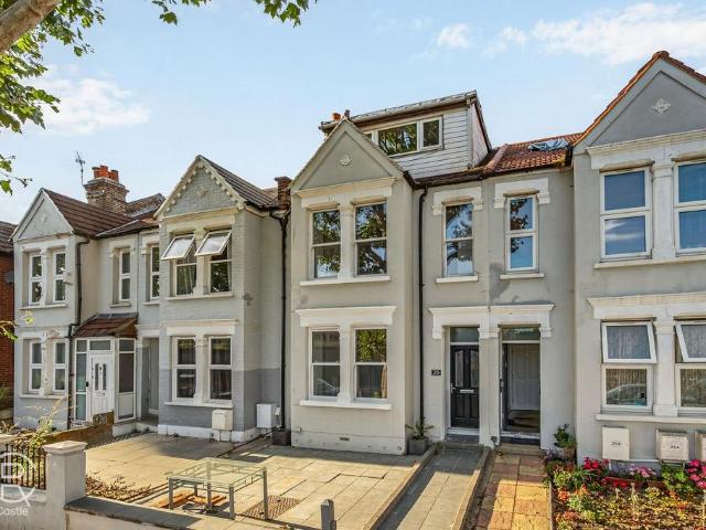 House for sale in London Borough of Ealing, Hanwell