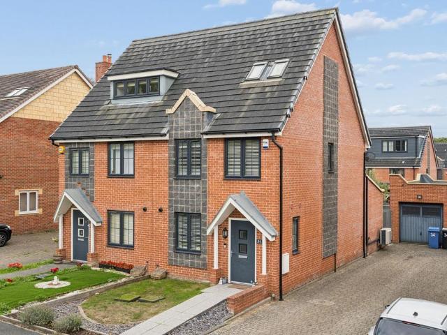 House for sale in High Wycombe Community Board, High Wycombe