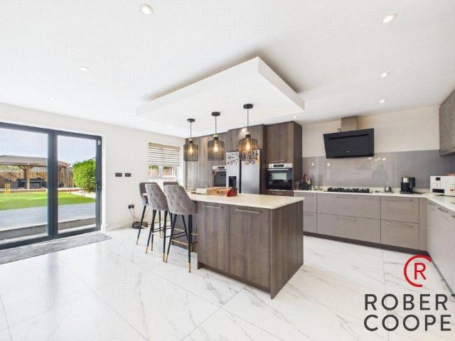 House for sale in Ickenham, Greater London