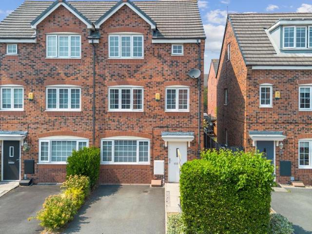 House for sale in Lunts Heath, Widnes