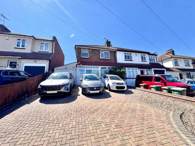 House for sale in Barnehurst, Greater London