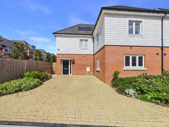 House for sale in Avery Hill, Greater London