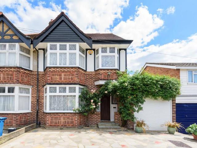 House for sale in Pinner, Greater London