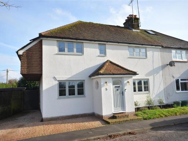 House for sale in Fole, Surrey