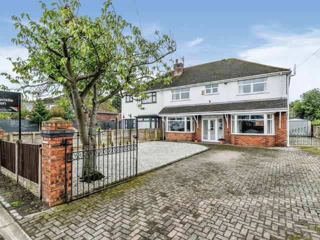 House for sale in Little Altcar, Sefton