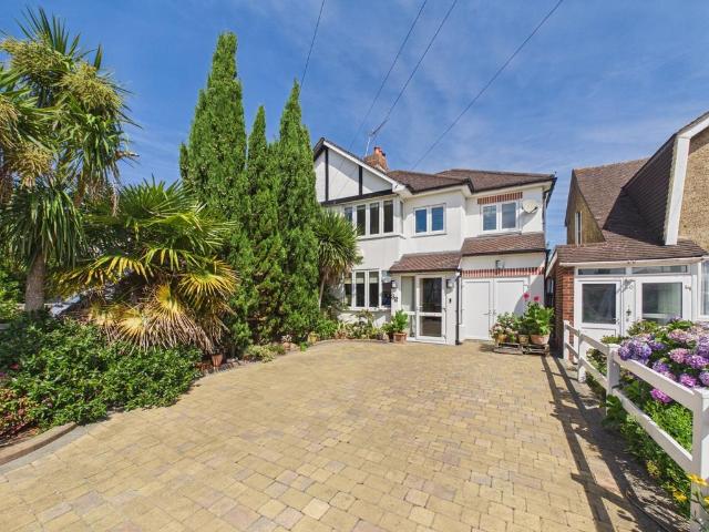 House for sale in London Borough of Hounslow, Feltham