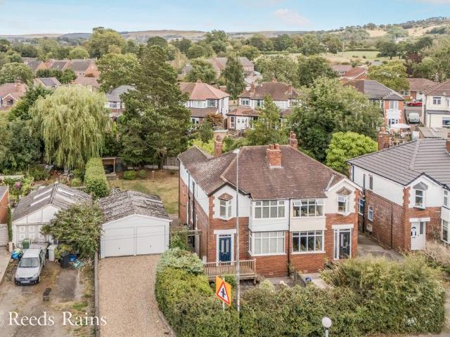 House for sale in Sutton