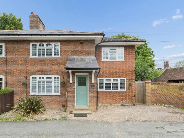 House for sale in Eaton Bray, Bedfordshire