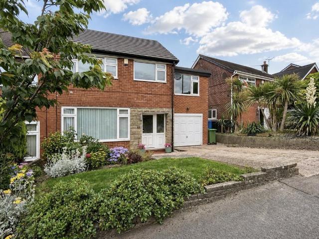 House for sale in Saddleworth, Pendock