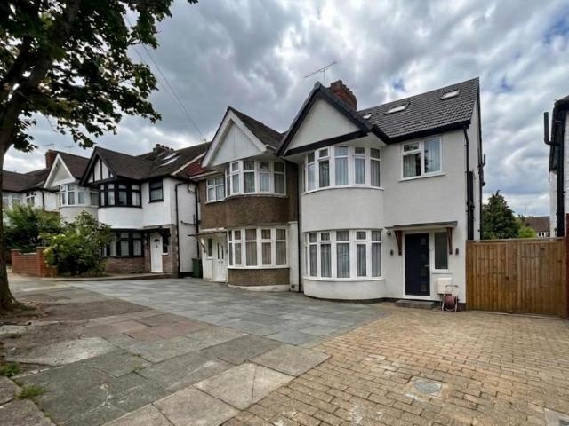 House for sale in Dollis Hill, Greater London
