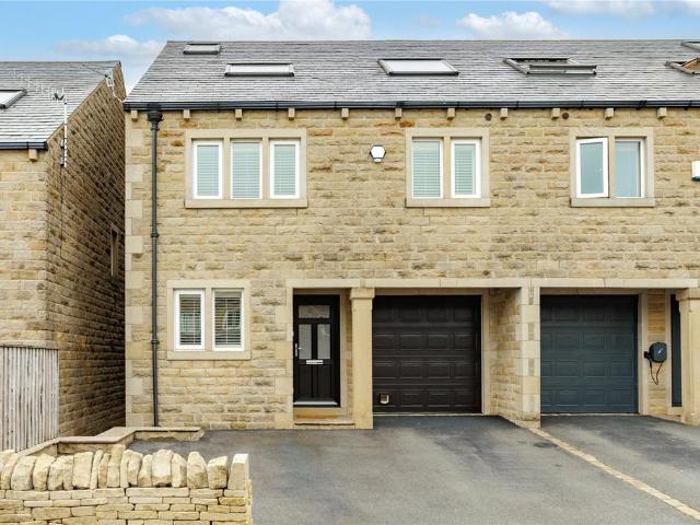 House for sale in Saddleworth, Pendock