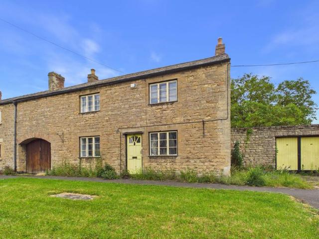 House for sale in Oundle