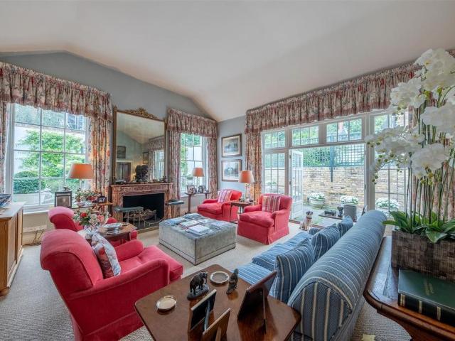 House for sale in Brompton, Greater London