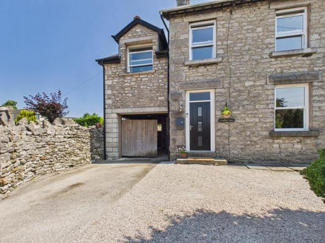 House for sale in Holme