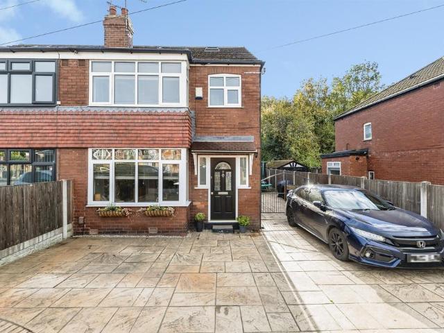 House for sale in Austhorpe, Leeds