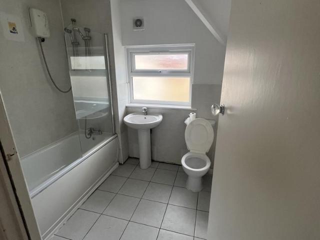 House for sale in London Borough of Ealing, Perivale