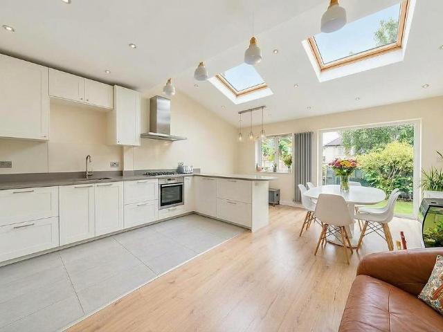 House for sale in Royal Borough of Kingston upon Thames, Greater London