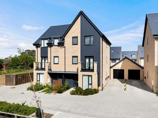 House for sale in Golden Valley, Folkestone