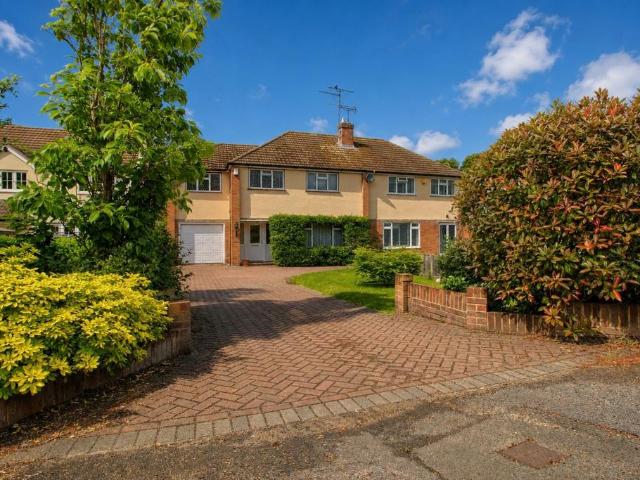 House for sale in Finchampstead