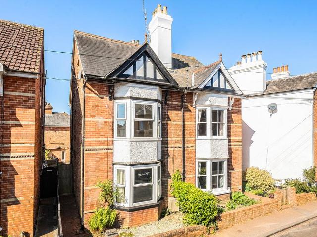 House for sale in Southborough, Sandown Park