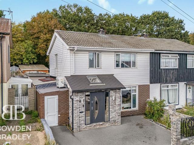 House for sale in London Borough of Redbridge, Greater London
