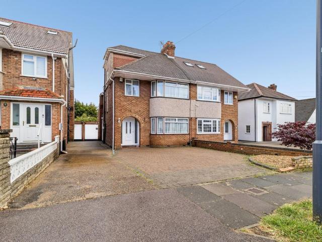 House for sale in Pinner, Greater London