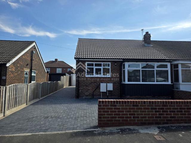 House for sale in Hanging Heaton, Dewsbury