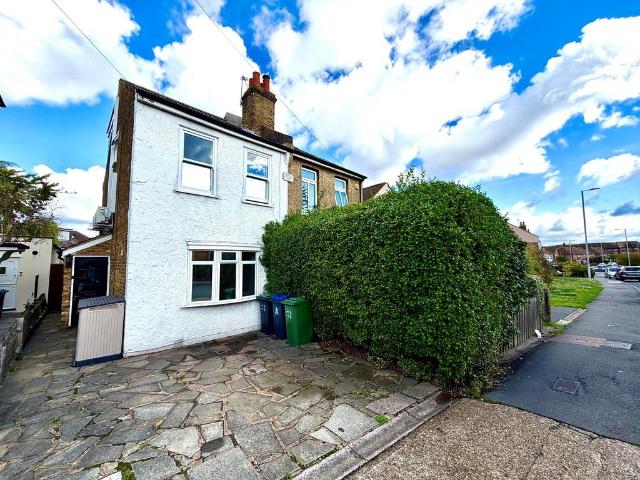 House for sale in Royal Borough of Kingston upon Thames, Greater London
