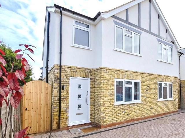 House for sale in Yiewsley, Greater London