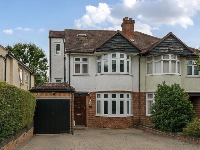 House for sale in Potters Bar, Hertfordshire