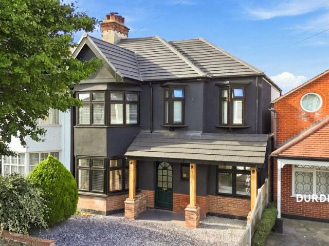 House for sale in North Shoebury, Alton Barnes