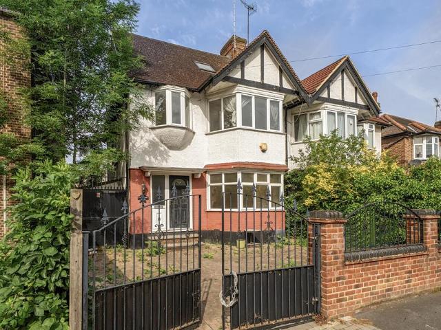 House for sale in Colney Hatch, Greater London