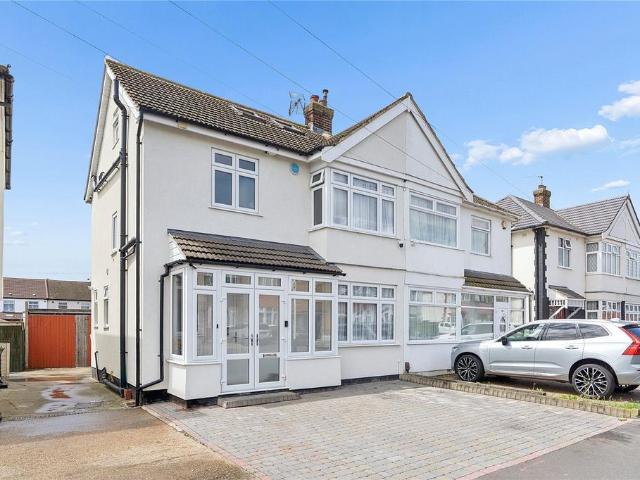 House for sale in Rainham, Greater London