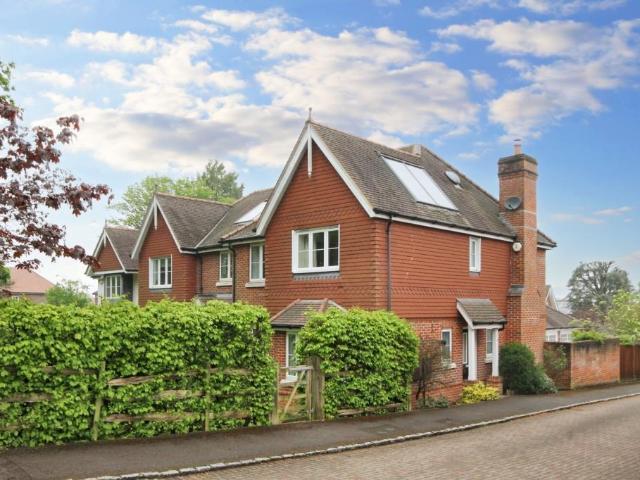 House for sale in Pachesham Park, Surrey