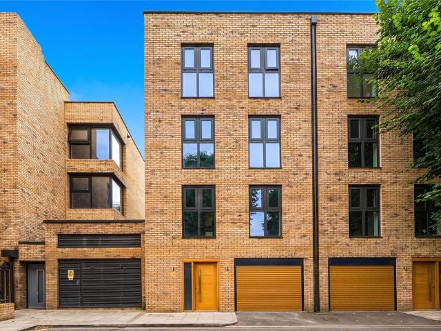 House for sale in Shepherd's Bush, Greater London