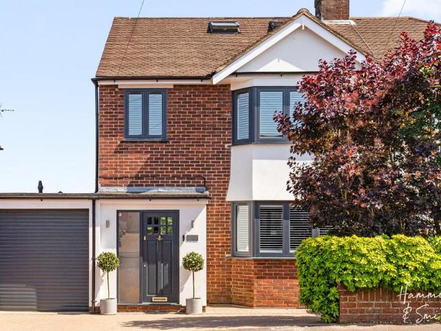 House for sale in Ivy Chimneys, Epping