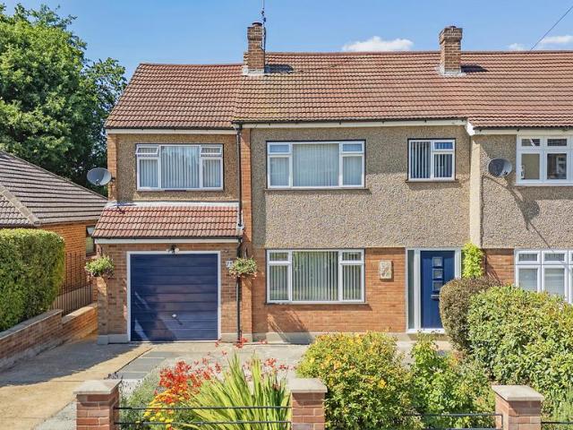 House for sale in Navestock Side, Essex