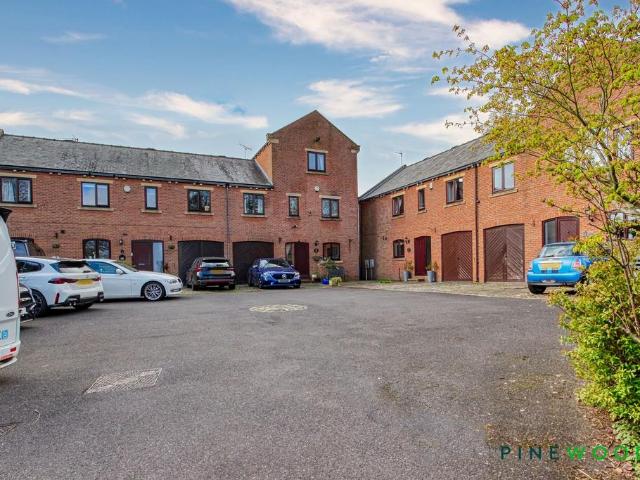 House for sale in Loundsley Green, East Midlands
