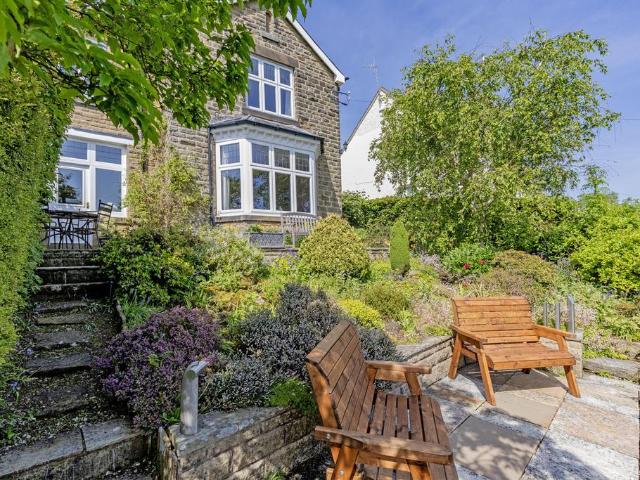 House for sale in Froggatt, East Midlands