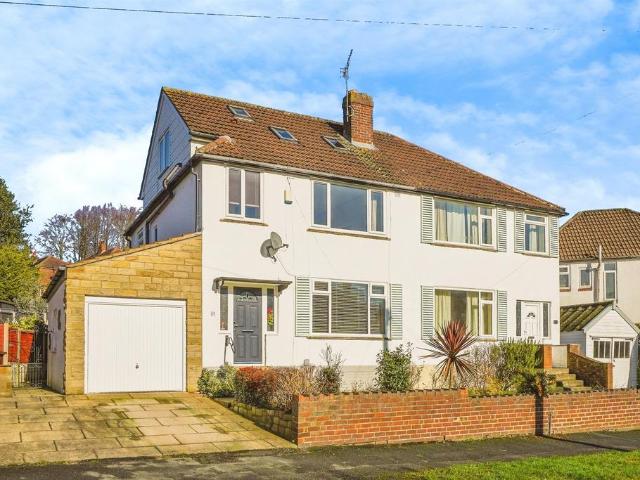 House for sale in Roundhay, West Yorkshire