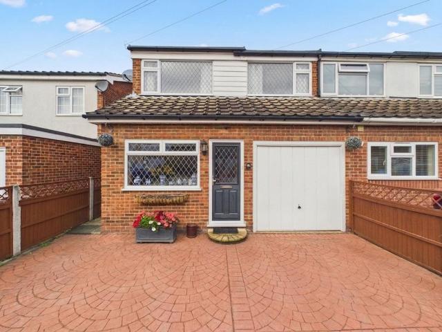 House for sale in Stanford-le-Hope, Essex