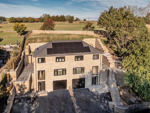 House for sale in New Mill, West Yorkshire