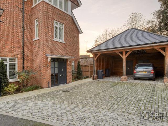 House for sale in London Borough of Hounslow, Spring Grove
