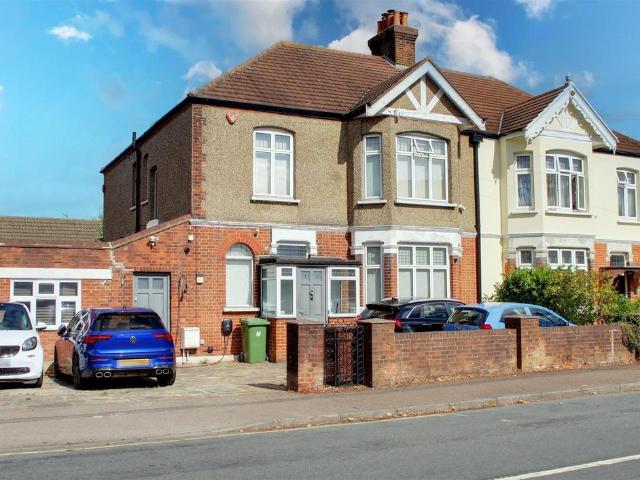House for sale in Oakmere, Potters Bar