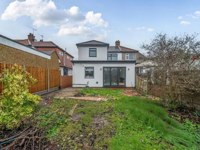 House for sale in Gidea Park, Greater London