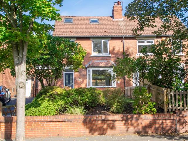 House for sale in Lidgett Park, Leeds